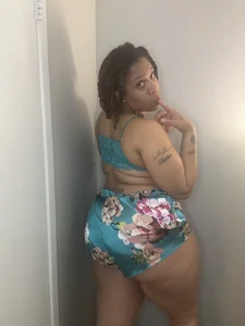 SheCornbreadFed: Public ( 9 фото)