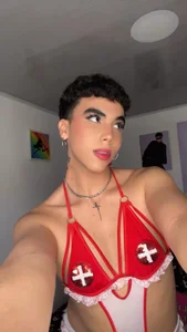 Kheyler_1 Oh, I'm your trusted nurse. Call me!!! 👩🏻‍⚕️🏥 Foto 2