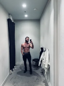 Stewart_Barnzのkjfsyajajehの 2枚の写真