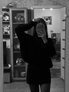 NoeliaGomm Public Pic 5