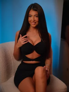Your fav brunette od MissMeganMoon  8 snímek