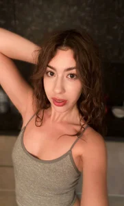 KeilaJeschon Trully me 💜📚🙂‍↔️ Pic 4