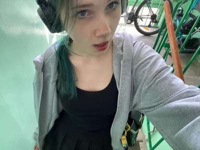 stairwell vibes :D de CrystallineArishka  3 Imagens