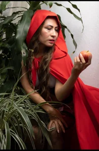 Rousemilf4u Your little red riding hood❤️ Foto 4