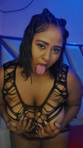 CynthiaGale All curves, all yours 💋🔥 Gambar 2