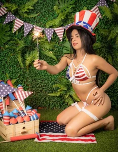 evelyn_23 July 4 Pic 6