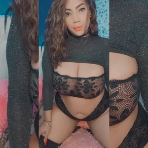 NicolePasqualottのwhite black and red nikkiの 6枚の写真