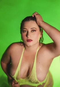 lenah_smith LENAH IN THE POOL slika 4