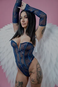 KimSkyee when u call me "my angel" Gambar