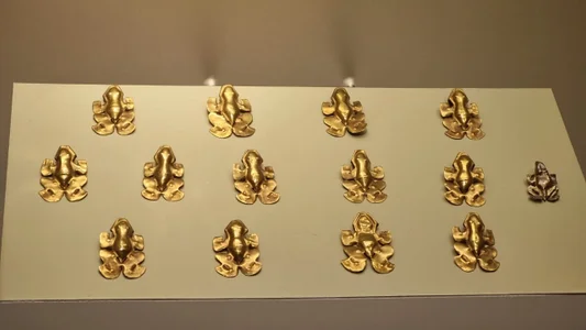 Visit to the gold museum in Colombia od Aleja_Gonzales  3 snímek