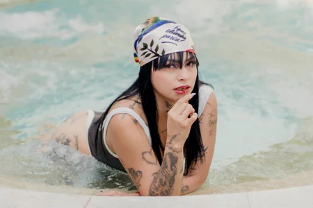 channel_guss Pool Day 🏖️🌸 Billede 2
