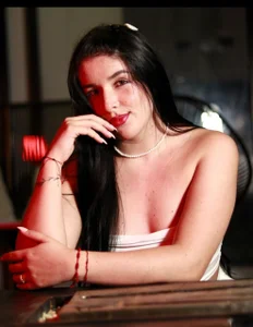 evelin_lopezz kullanıcısının Shall we play that we can't resist? albümü -  4 fotoğraf