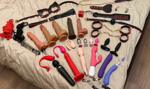 ChloeMarsch My toys, let's choose pleasure Kuva