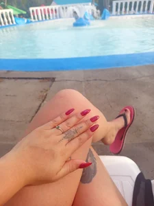 lexietaylor LEGS Immagine  2