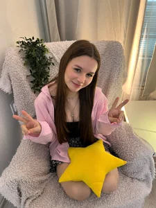 RileyBloomss's XXX Nude Photo 6