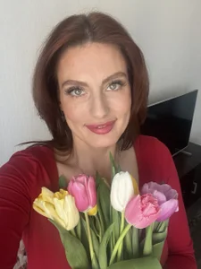 LindaLiony March 8th Hình 4