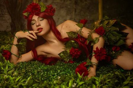 Anseru_ God is a woman, powerfull, poisonous and red hair ❤️ slika 3