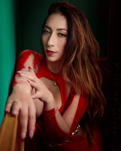 Lizzi_Hotman_ Red ignites the force of pleasure in my body 👿👅 Pic 7