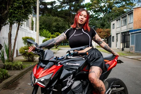 ViolettaBaker_ sexy motorcyclist รูป  5