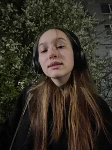 Harlybaby_2007 walk in the forest Pic 2