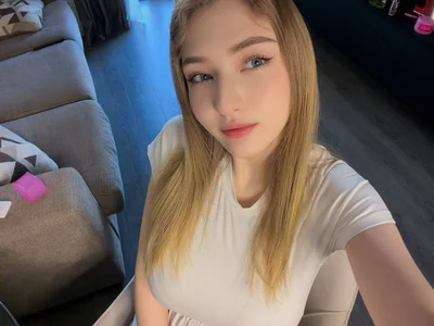 AveryBerkson last day of the weekend)  4টি ছবি