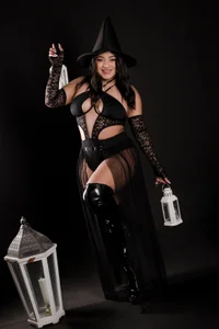 Sariitaa_ Your sexy witch Pic 4