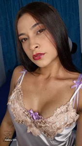 meli_jones69 💜Welcome to my Room!!❤ Bilde