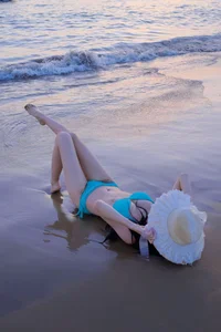 zaizaiNono 海边🏝️ Pic 2