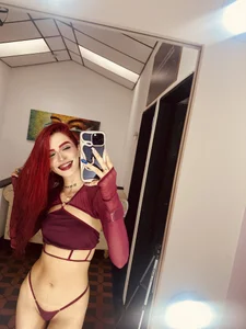 april_jones05 🍷❤️  7. fénykép