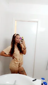 LilyGoldd Public Pic 3