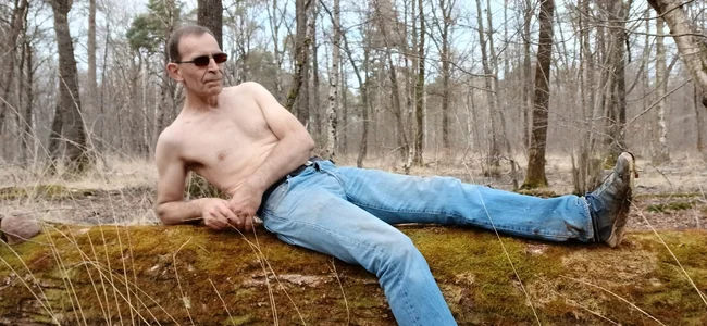 Public od Yggdrasill--  2 snímek