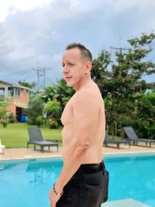 _axelking_: Public ( фото)