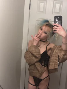 simplyobsessedwher bare and buzzed Pic 3