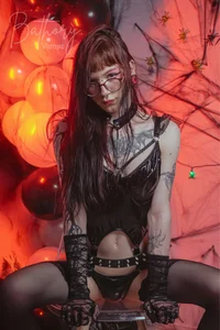 bathory_vamps Heaven lost me, but you just found trouble 😇😈🖤 Pic 2