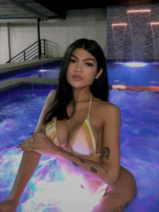 AveryMwore Public صورة واحدة|AveryMwore Public صورتان|AveryMwore Public  صور|AveryMwore Public   صورة