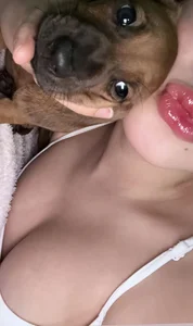 EvaBrown_ Public Pic 4