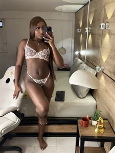 adele_addams A Naughty Girl 💋 사진 2