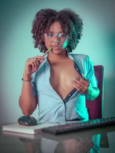 Eylend_LisboaのSECRETARIA SEXYの 4枚の写真