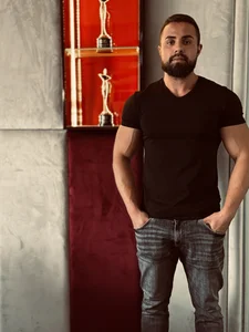 HayesWood Public  7টি ছবি