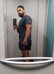 MR_THRONE_ME Bild