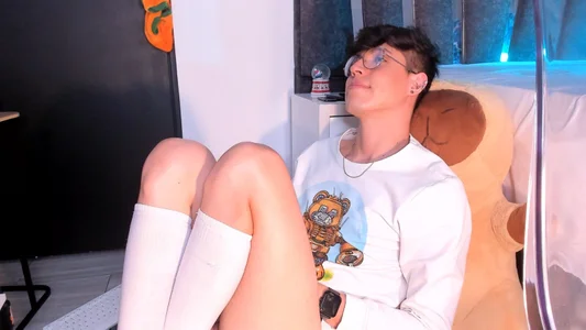 AdrianRushx Capybara Boy Poză 5