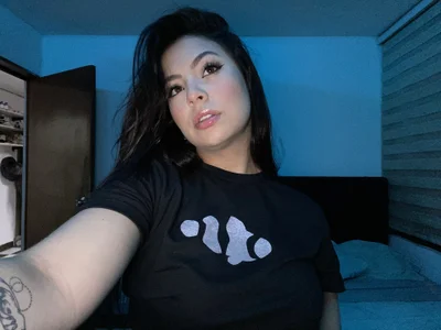 Victoryyy_: How does the blue look on me? 💙 ( 4 фото)