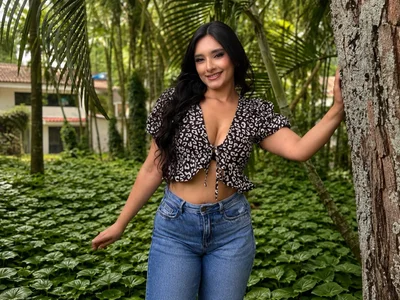 Isis_Osman Between leaves and desire รูป  2