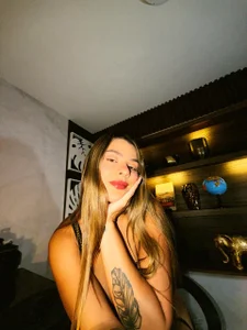 Ninakravis In the office Hình