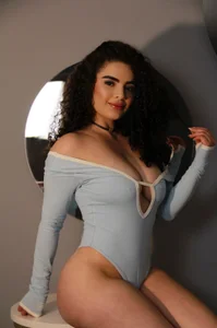 KylieJenkinsのseduction and candlesの 2枚の写真