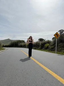 Katalina_Evansのnew landscapes 🫦⛰️🏔️の 2枚の写真