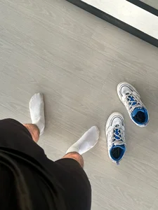 mathewconellyのInto white socks? 👀の 3枚の写真