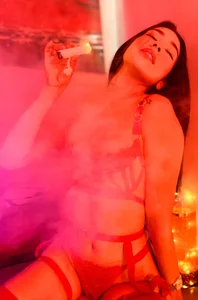 Sassy--Girl I'm burning with desire... do you dare to put out this fire? Pic 3