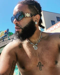 MilkyMontana Public Foto