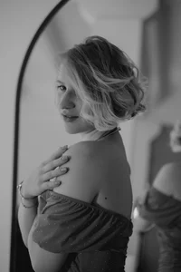 BeautyBlondy Public Gambar 6